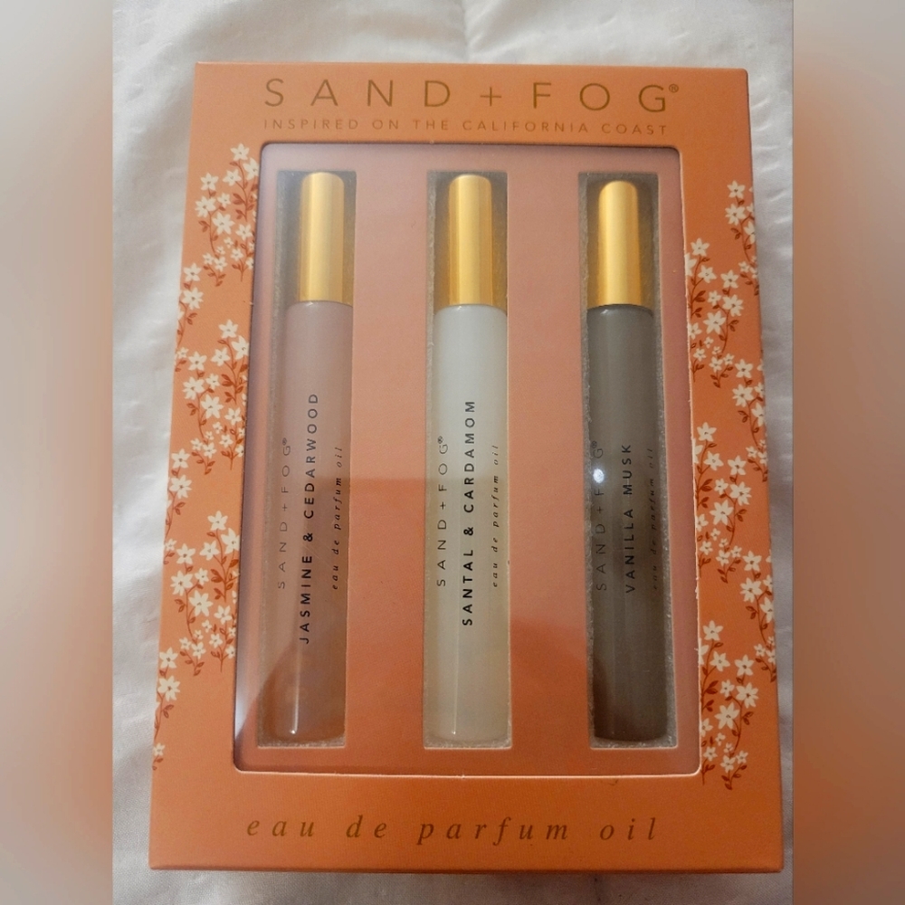 Sand and fog perfume oil set.